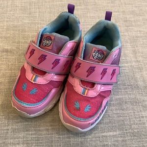 Rainbow Dash light-up play shoes in size 11T
